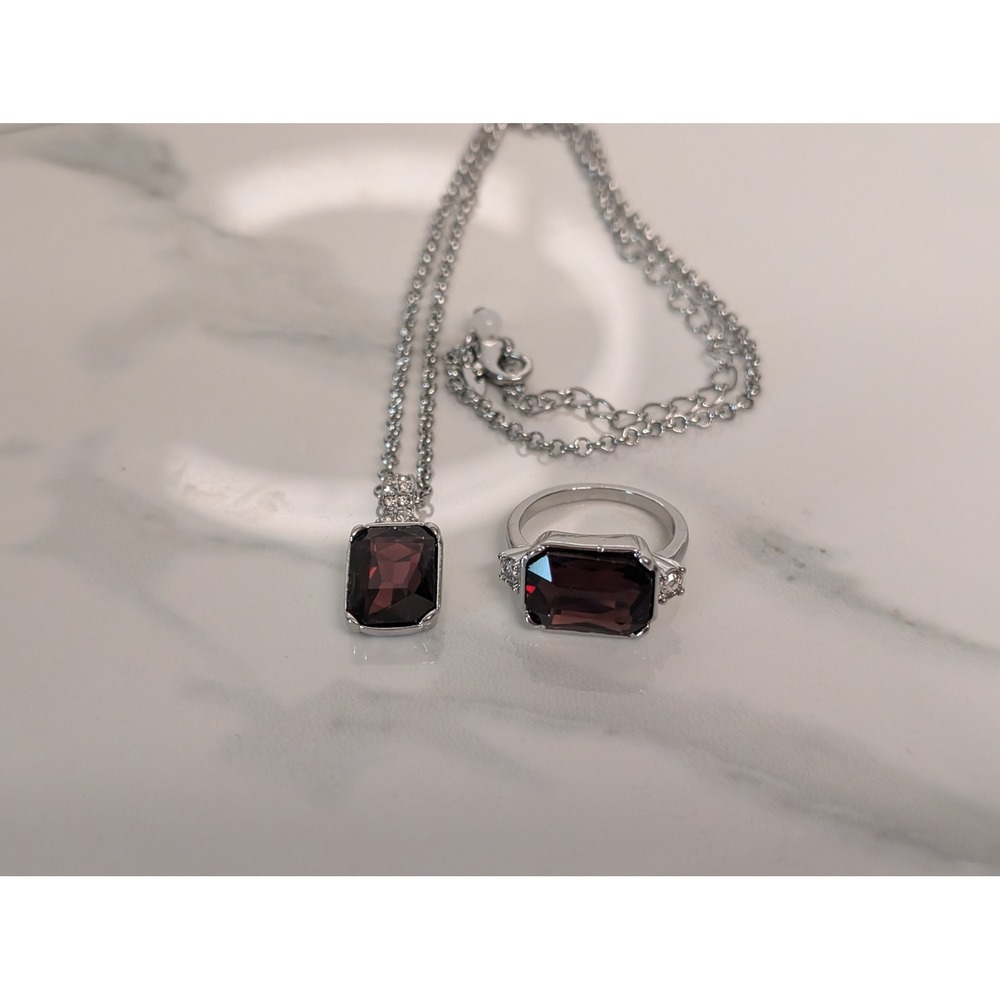 Studio 1886 Avon Majestic Mauve Necklace and‎ Ring Set Size 8 Silver Tone Mauve